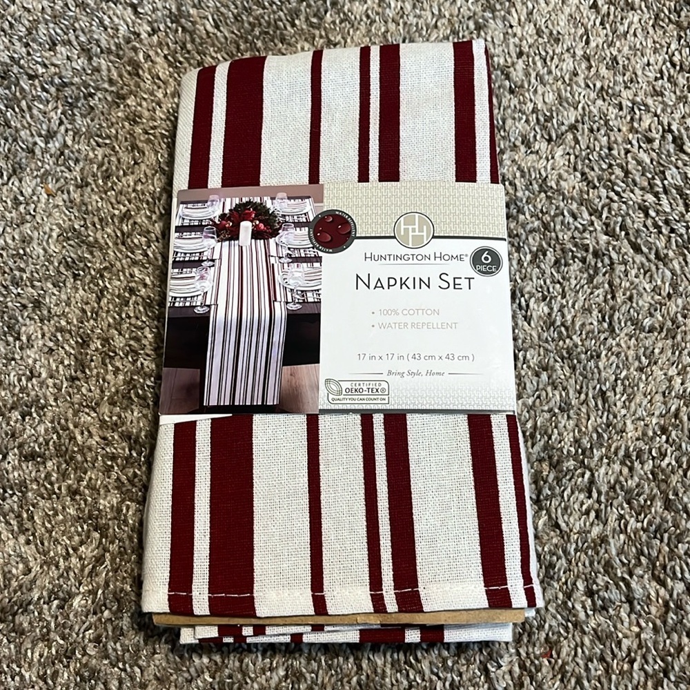 Huntington Home 6 Piece Red & White 100% Cotton Holiday Reusable Napkins NWT‎